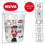 Detalle de la escala de medición en relieve del vaso graduado Nuva de 1 litro.