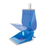 Detalle del mecanismo rebatible de la pala Nadya que mantiene los residuos ocultos y seguros.